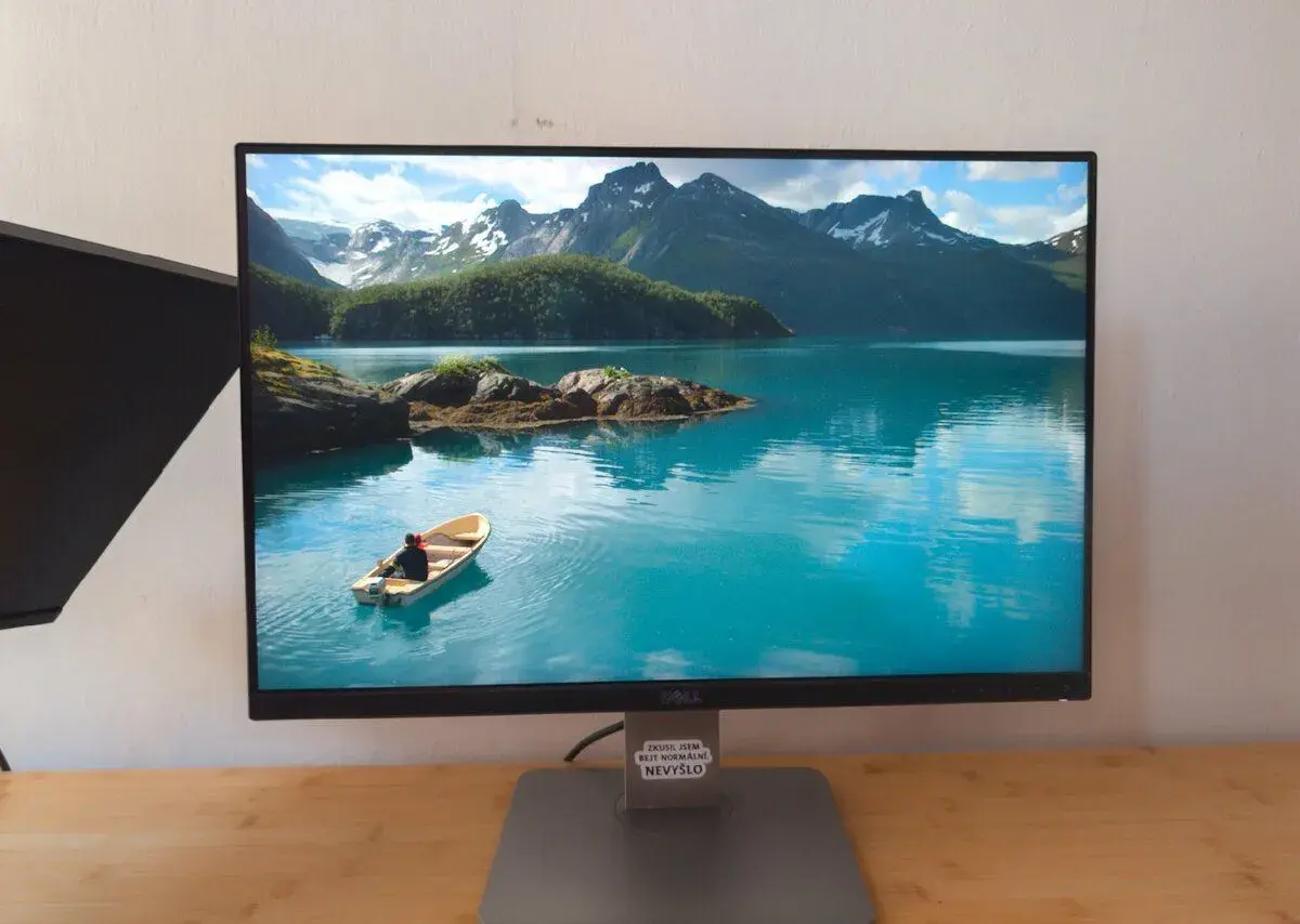 2× Dell UltraSharp U2415b + rameno, stojan a kabely