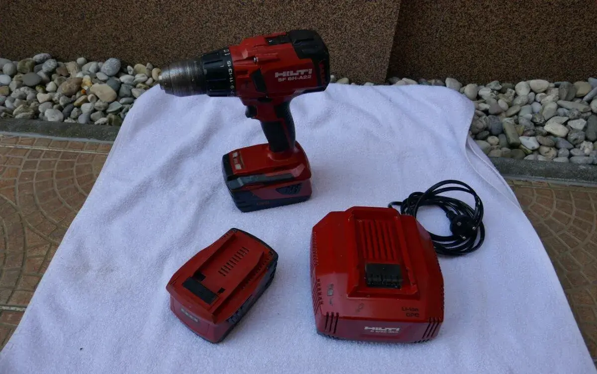 PŘÍKLEPOVÝ ŠROUBOVÁK Hilti SF 6H-A22//2X AKU/NABÍJEČKA
