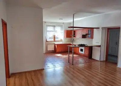 Cihlový byt 120 m2 a další prostory viz text, bez RK