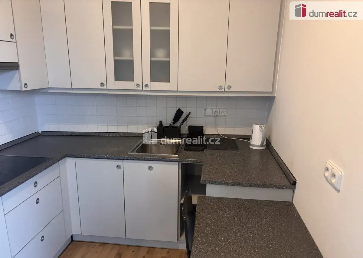 Byt 1kk 35m2, Praha Kobylisy, Klapkova