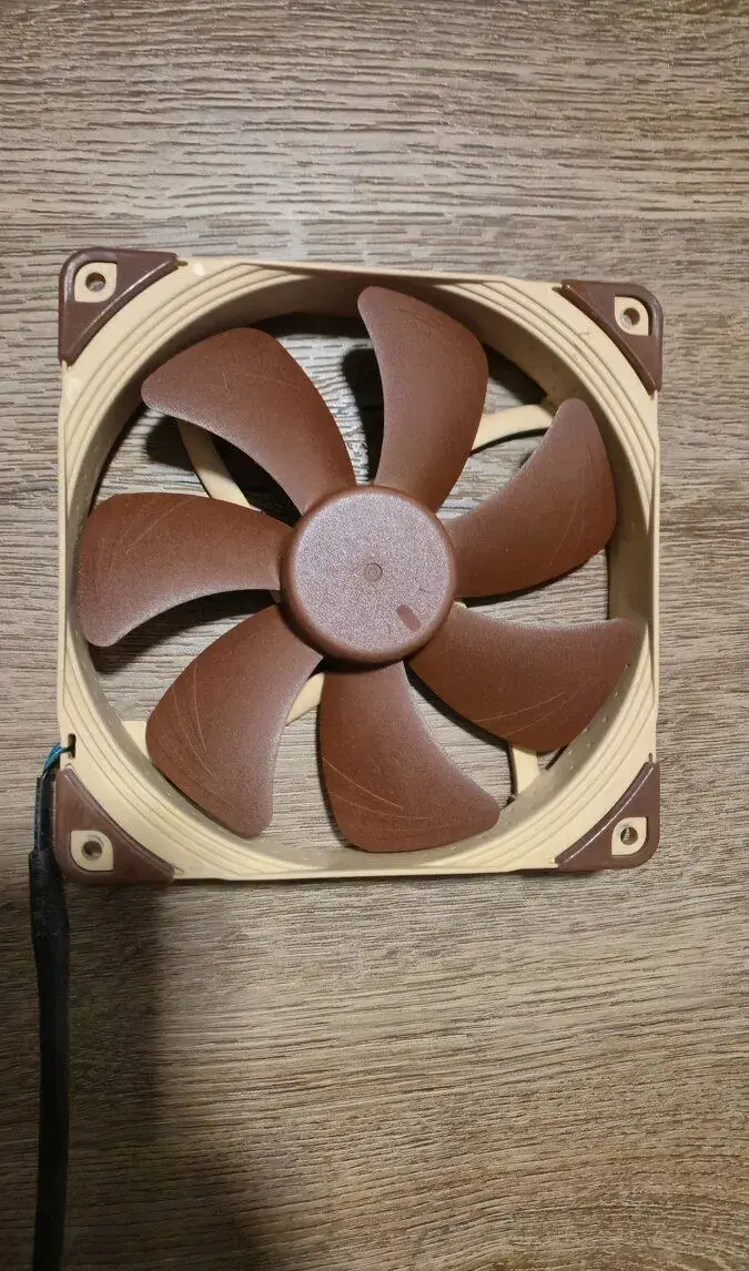 Ventilátor Noctua NF-A14 PWM (NF-A14-PWM) hnědý
