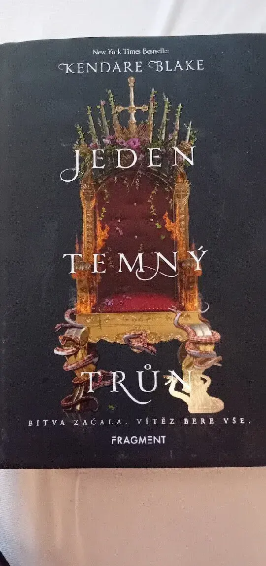 Kniha- Jeden temný trůn- Kendare Blake
