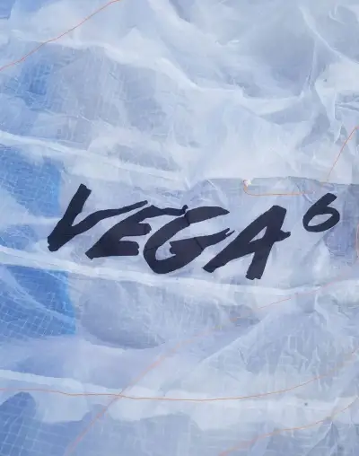 Paraglidové křídlo Axis Vega 6 vel. L - nové, r.v. 12/2025