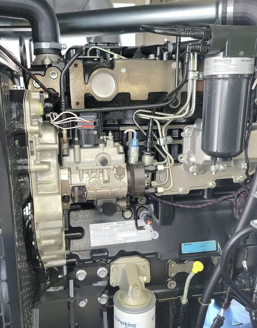 Servis a oprava motorů CAT Komatsu Perkins Yanmar