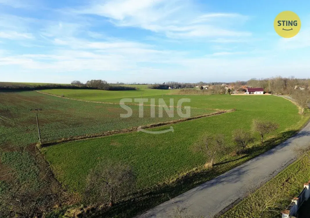 Lozice pozemek 1167 m2, 136486