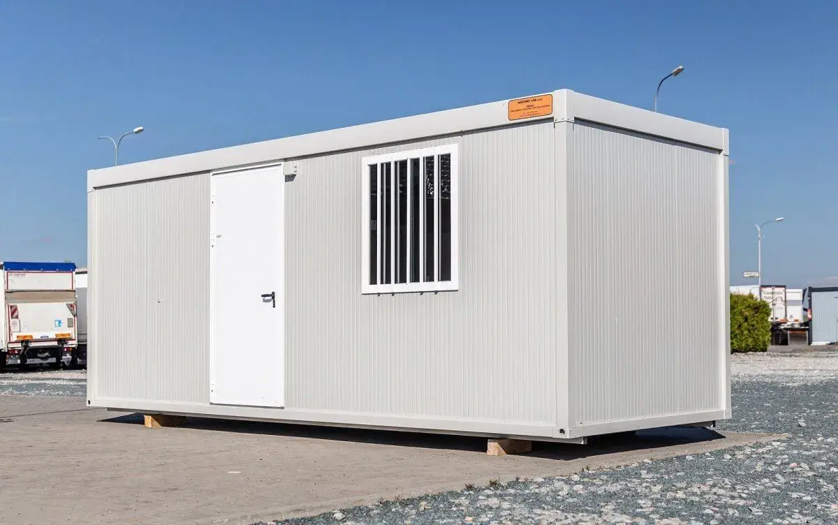 Stavební kontejner 6,1 m – WC, sprcha, umyvadlo