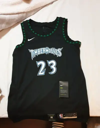 Originální NOVÝ dres NBA - Butler 23 vel. S, sedí jako M.