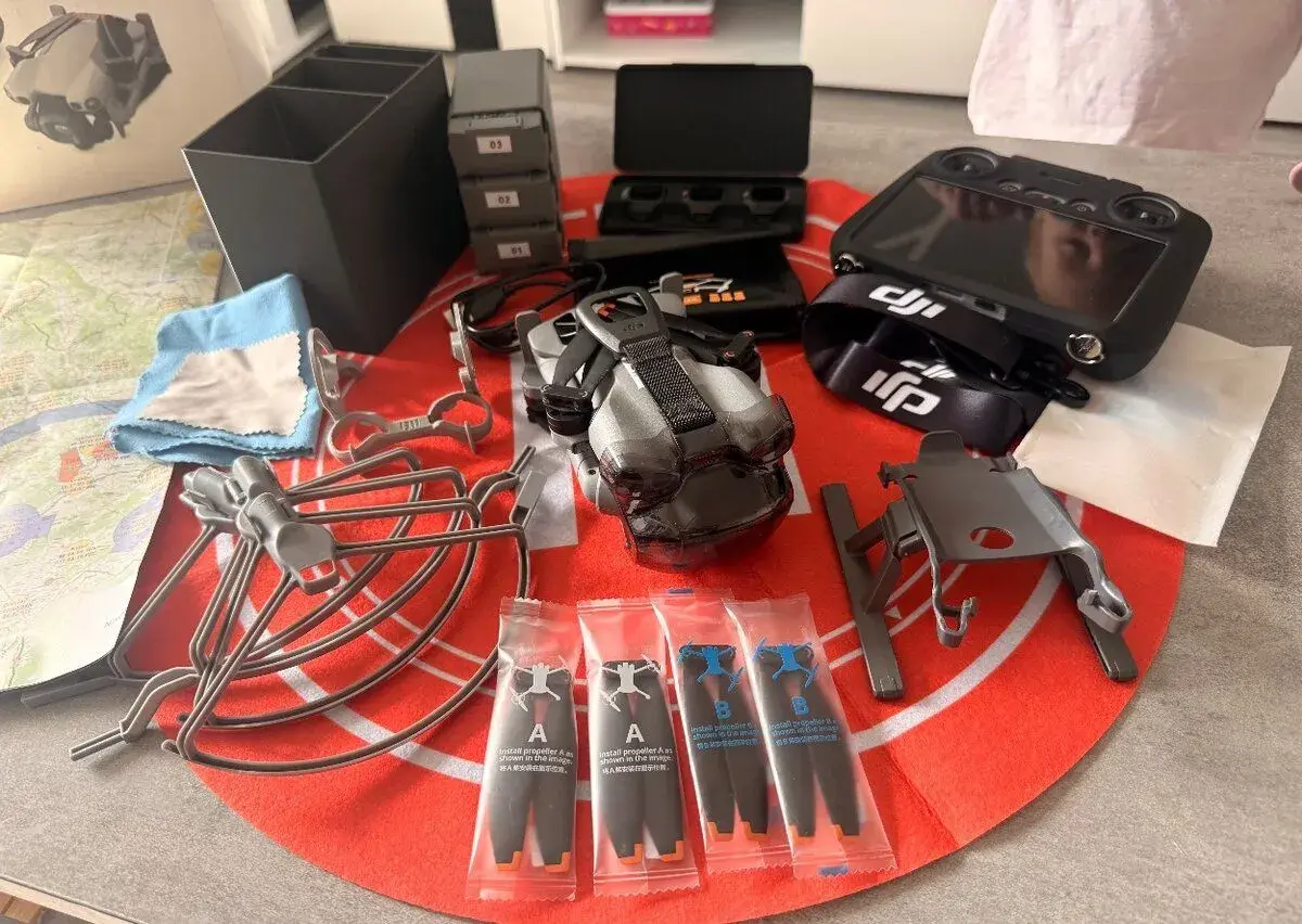 Dron DJI Mini 5 Pro - Fly more combo