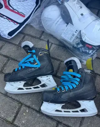 Hokejové brusle Bauer Supreme S27, velikost EUR 37,5