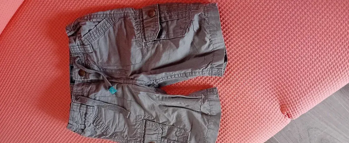 Chlapecké khaki kraťasy/šortky C&A vel.92