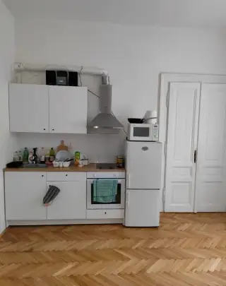 garsonka - studio, Praha 7 (cca od 12.10.)