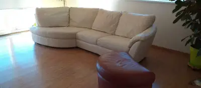 Kožená rohová sedačka z rohovým sedákem