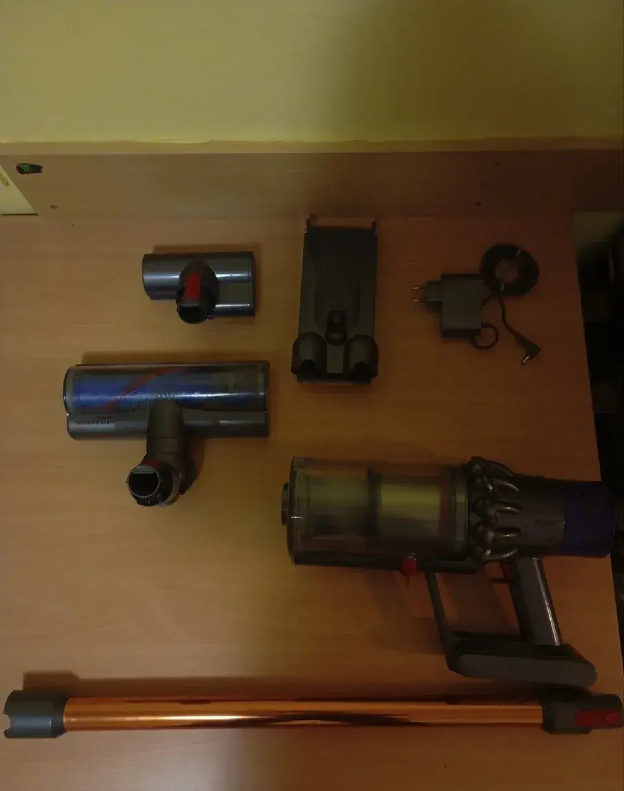 Dyson cyclone V10 submarine