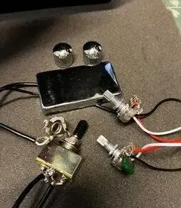 Ultrathin humbucker
