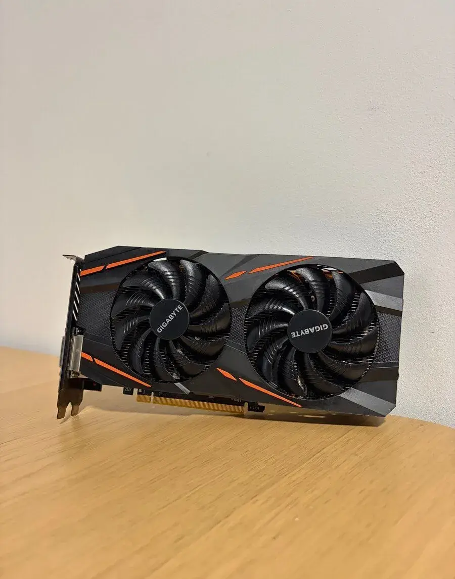 ✨ Gigabyte Radeon RX 580 – vyčištěná, přepastovaná