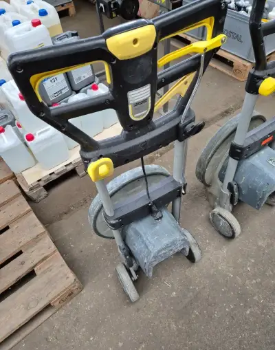 KARCHER Professional BDS 43/180C