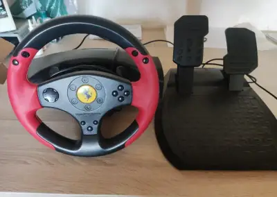 Volant s pedály pro PC