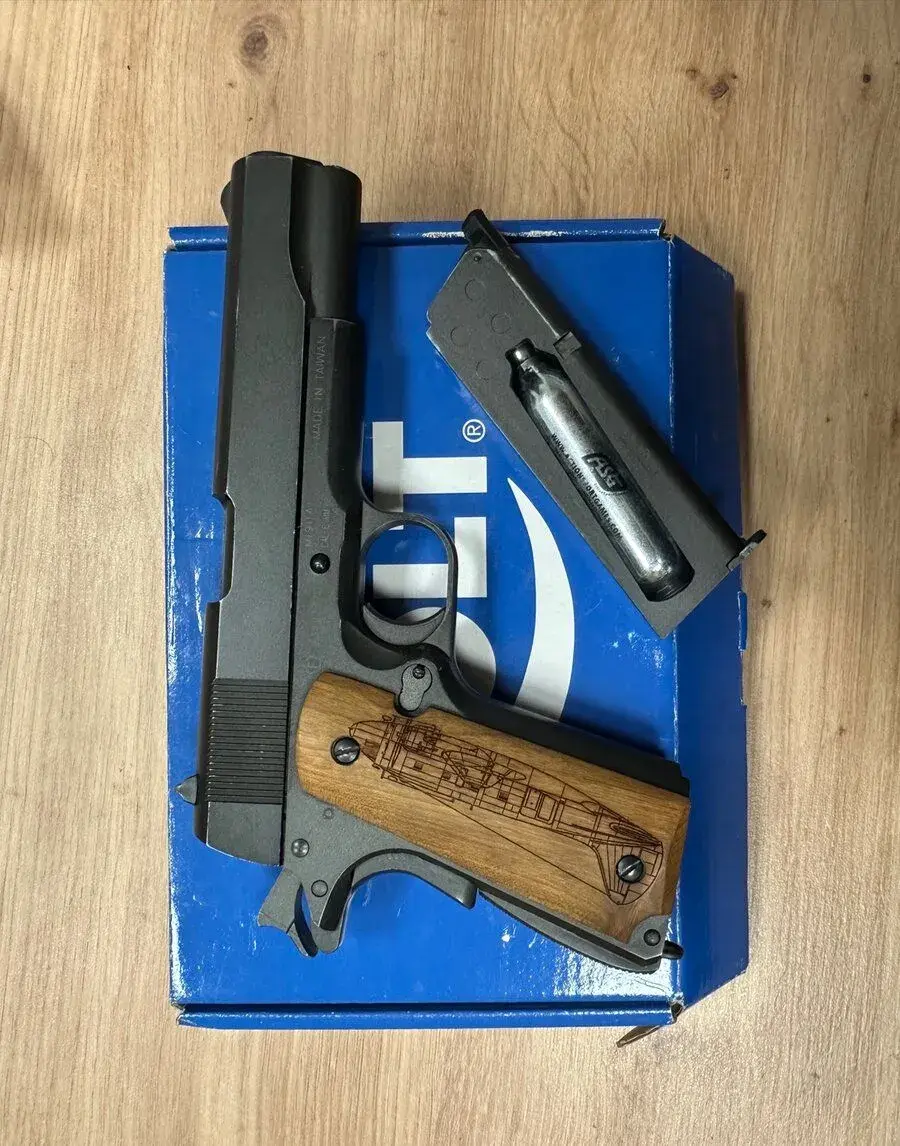 Cybergun 1911