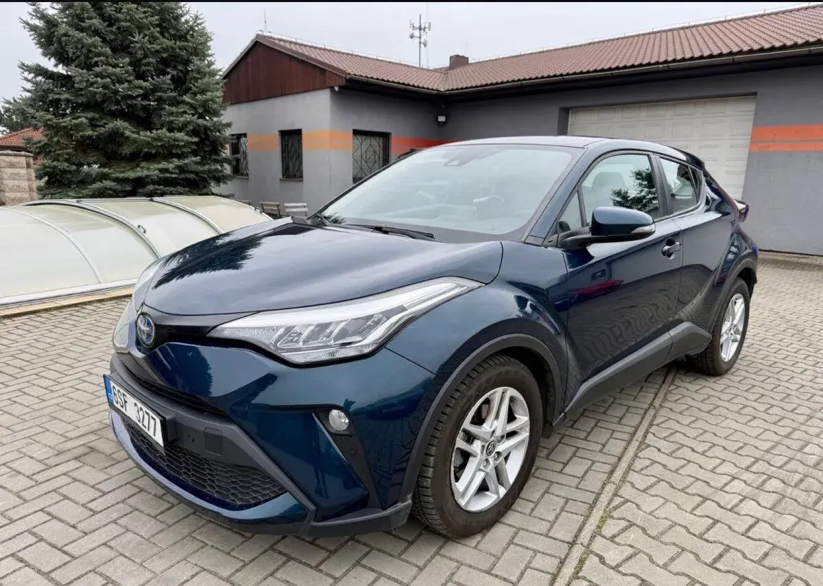 K pronájmu Toyota C-HR TAXI / UBER /BOLT