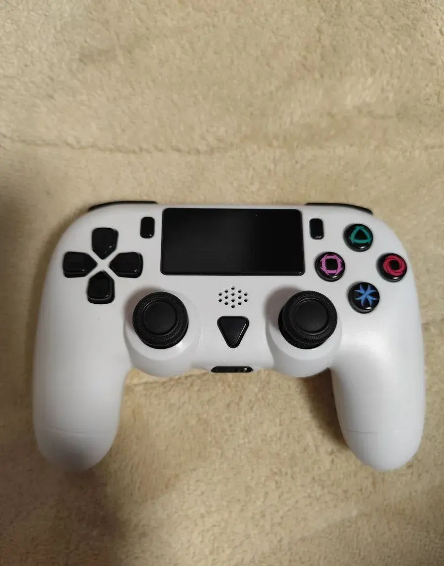 Ovladač na PS4 nebo PC