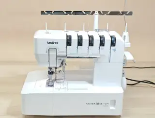 Coverlock BROTHER CV3550 - jako nový + příslušenství ZDARMA