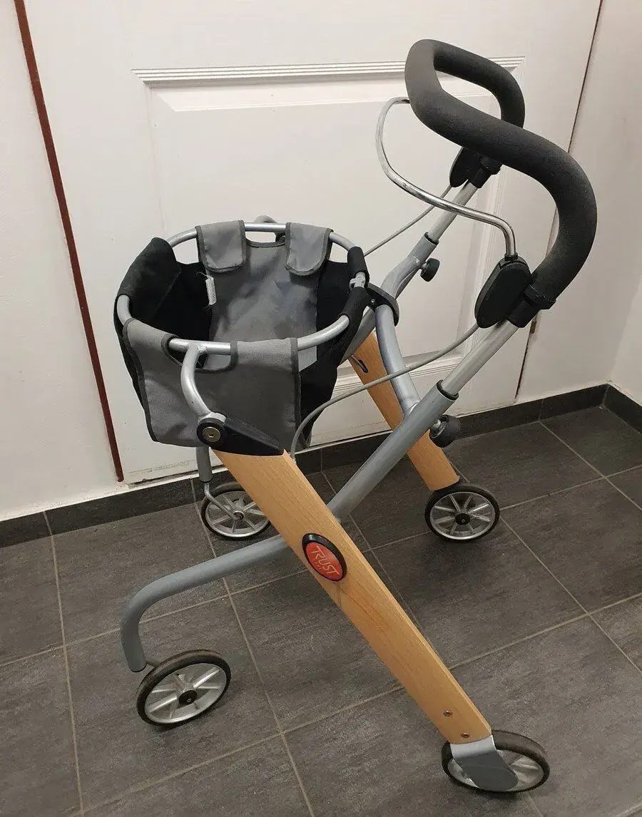 seniorské chodítko s košem, LEHKÉ
