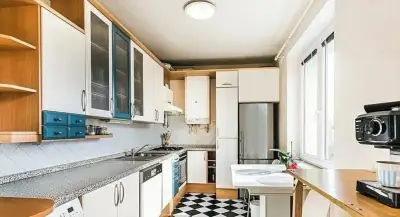 Pronájem bytu 2+1 56 m2, Poděbradova, Modřice