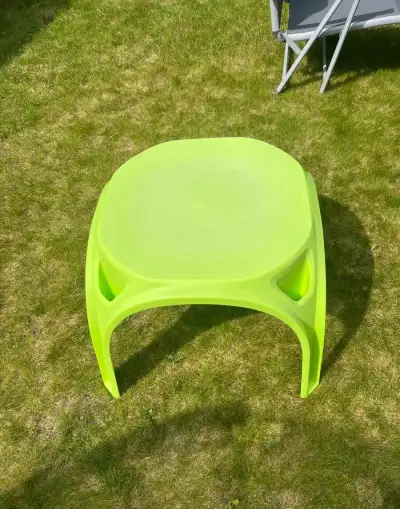 Keter Stolek dětský Monoblock světle zelený