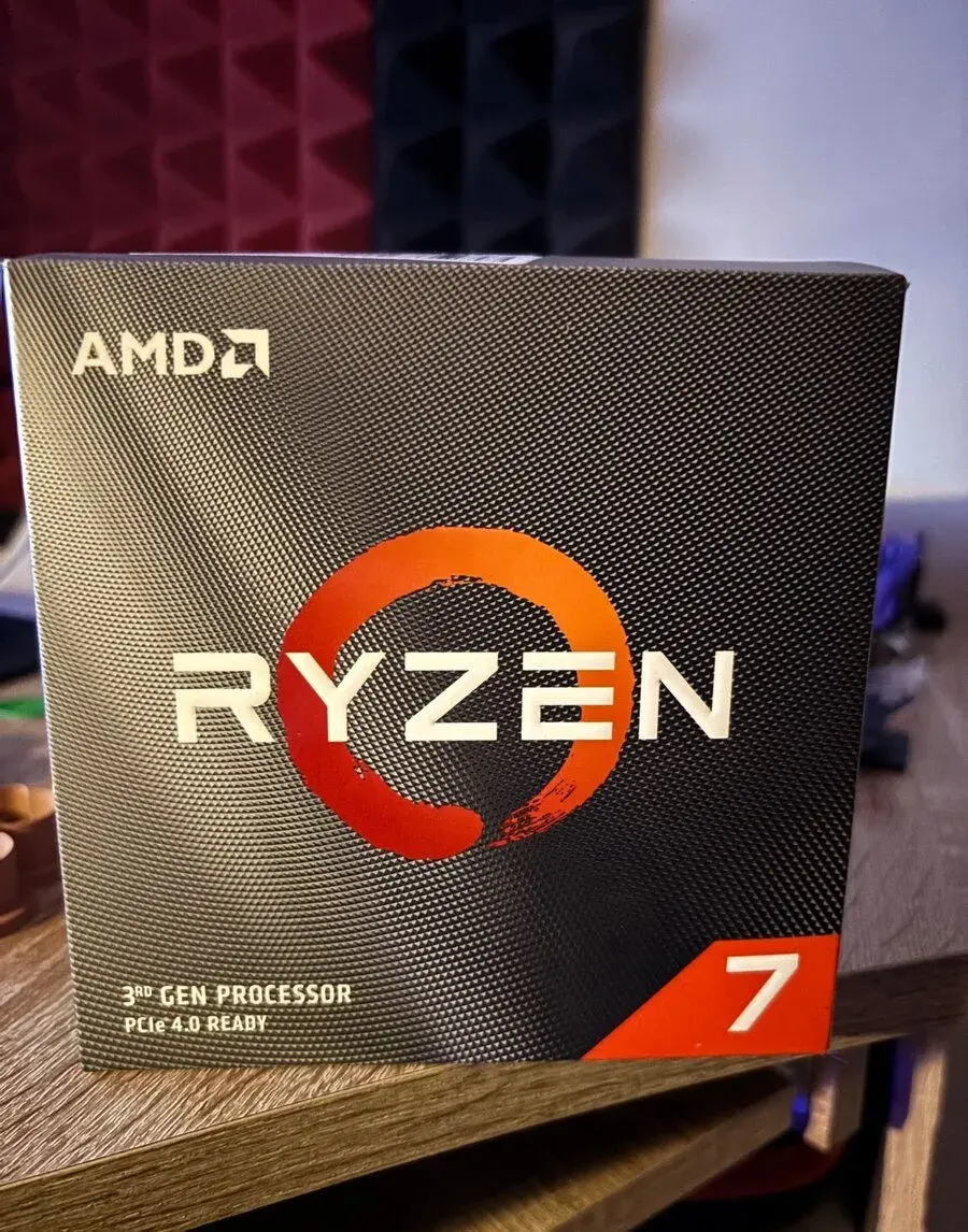 AMD Ryzen 7 3700x + Wraith Prism RGB