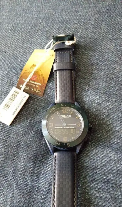 Unikát Švýcarské smartwatch Alpina AlpinerX Space Edition (