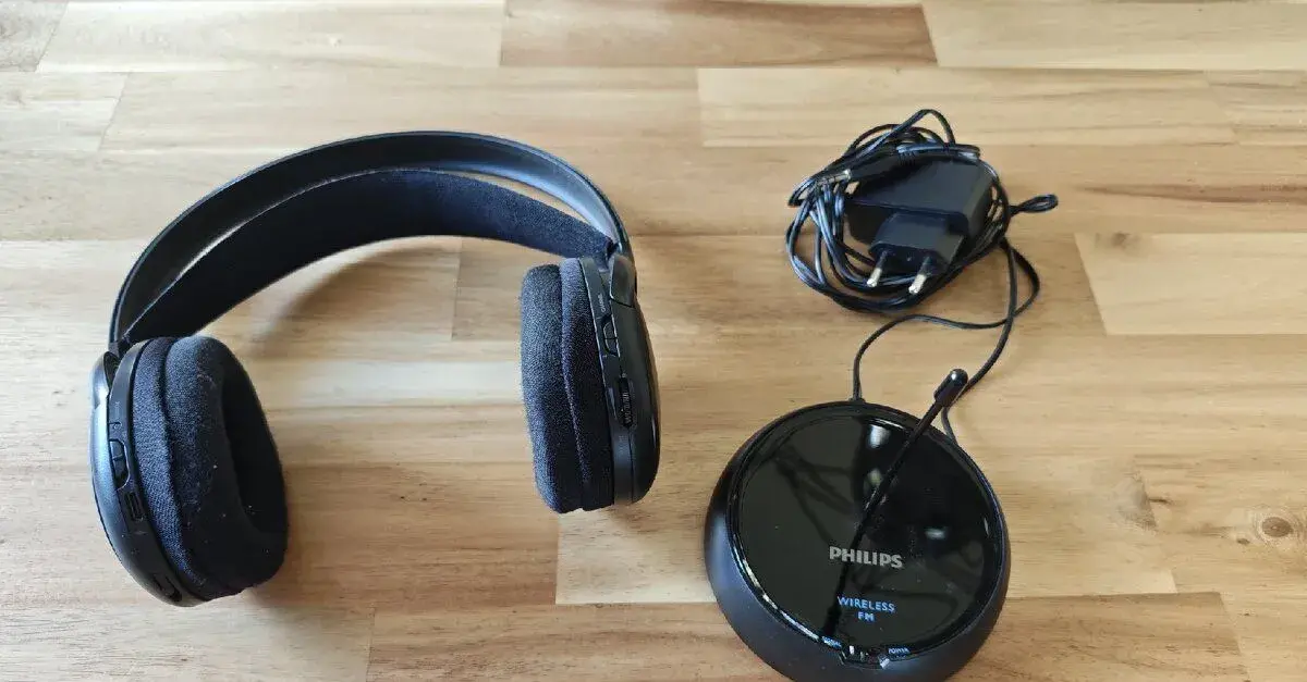 Bezdrátové FM sluchátka Philips SHC5200