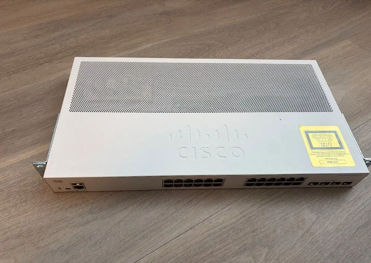 switch Cisco CBS350 24t-4X 28 portů