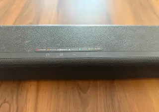 Soundbar Hisense HS214 – 2.1, vestavěný subwoofer, HDMI ARC,