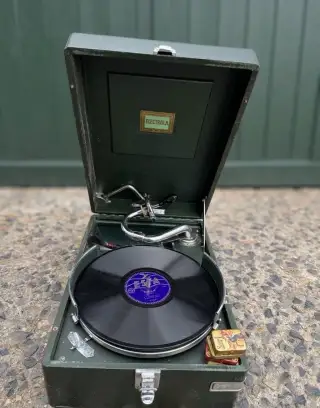 Historický kufříkový gramofon ELECTROLA (Josef Lídl Brno) +