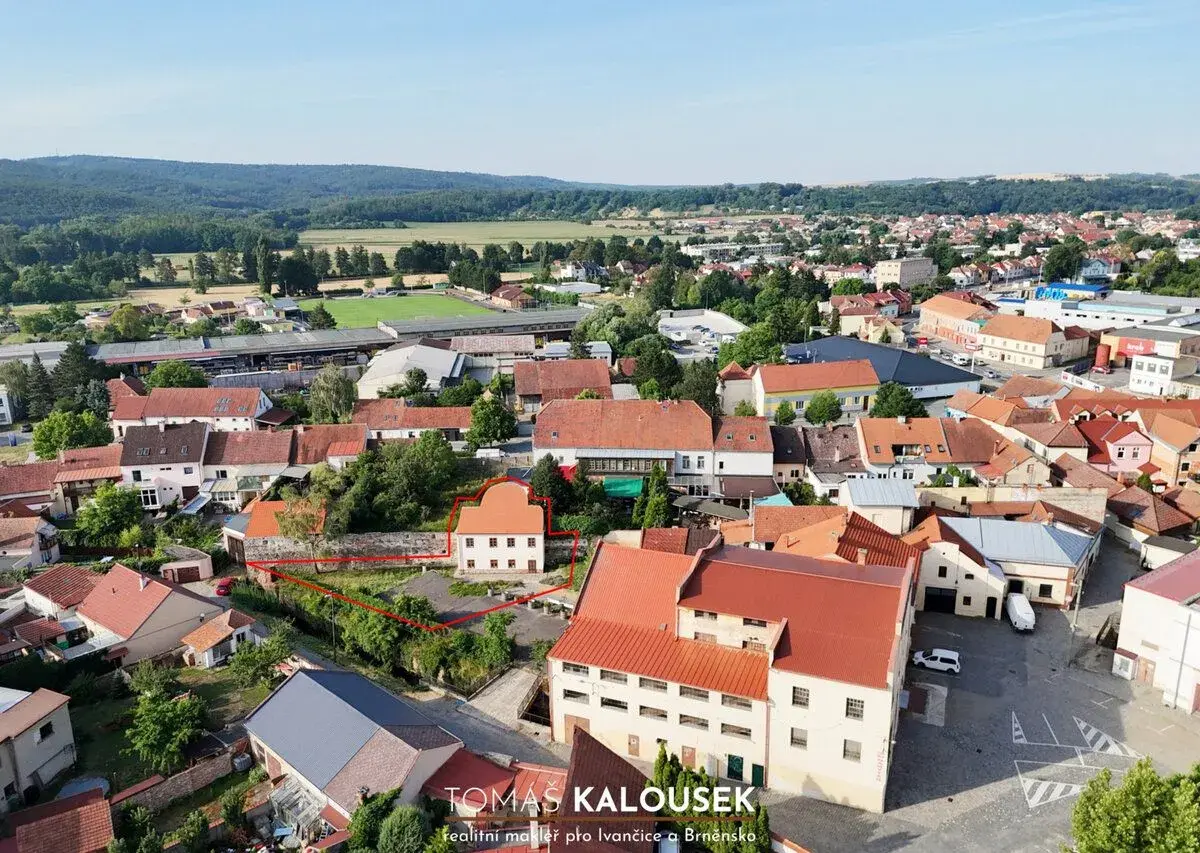 Pronájem historické hradební bašty v centru Ivančic (70 m²)