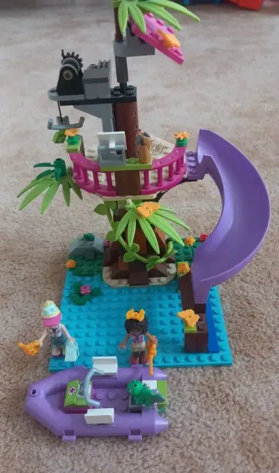 LEGO Friends 41038 Základna záchranářů v džungli