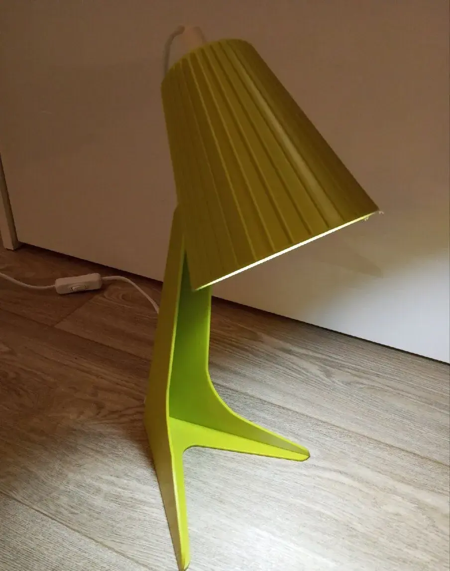 Lampička včetně LED žárovky, barva zelená.