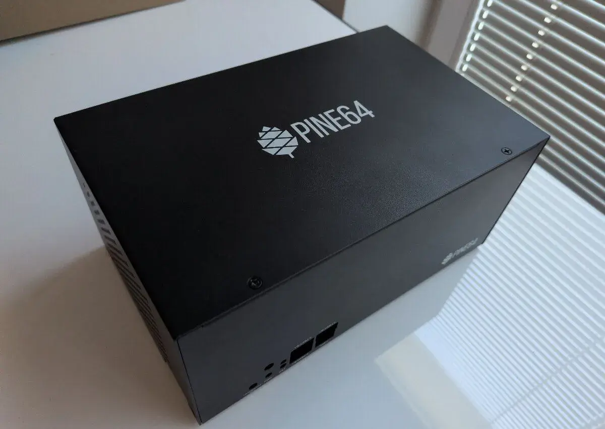 Pine64 ROCKPro64 skříň + chladič