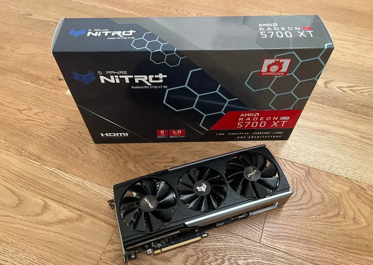 Sapphire Nitro+ RX 5700 XT, 8 GB