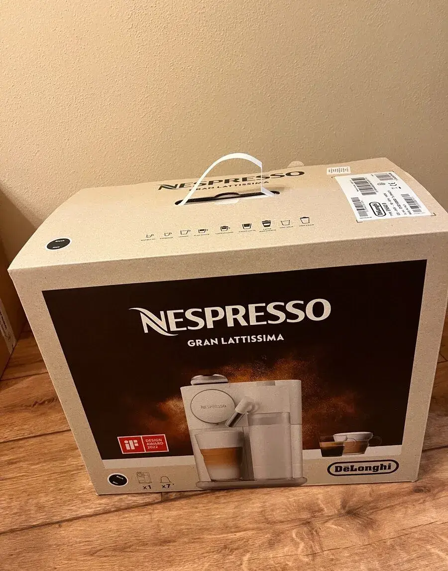 Kávovar Nespresso DeLonghi Grand lattissima black