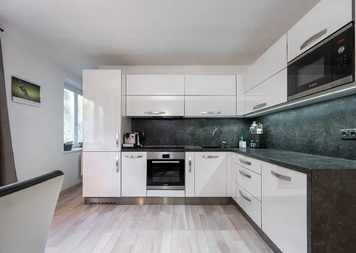 Prodej bytu 3+kk 68,5 m², Gollova, Hradec Králové, Malšovice
