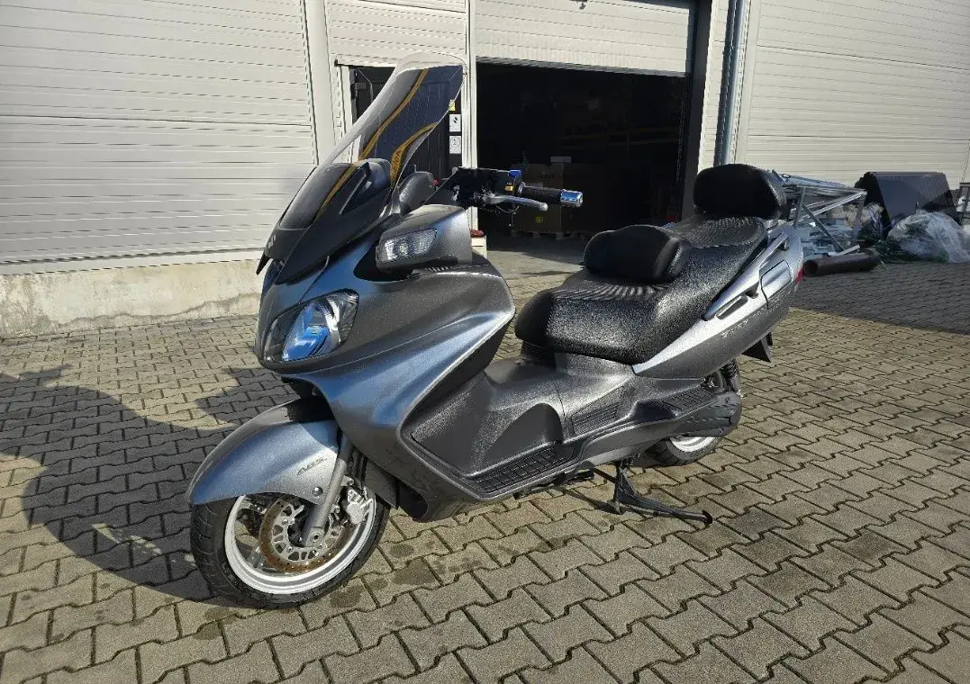 Suzuki Burgman AN 650 Executive