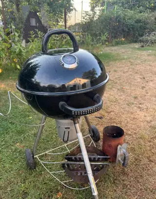 Gril na dřevěné uhlí Tenneker 58 cm