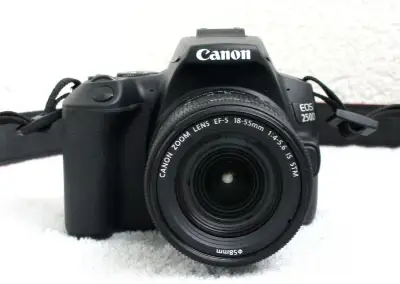 Canon EOS 250D + objektiv Canon 18-55mm IS STM