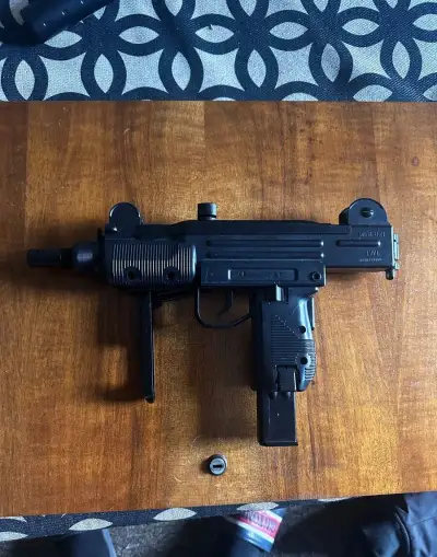 Co2 pistole Uzi