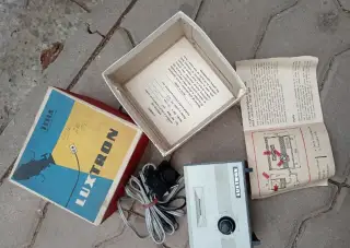 Retro zvětšovací osvitometr Tesla Luxtron