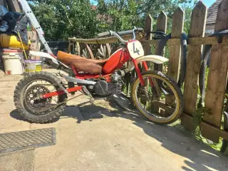 Stavěný dětský motocykl