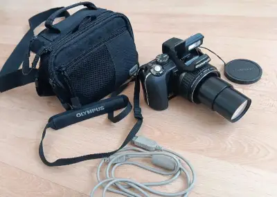 Olympus SP-565 UZ
