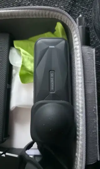 Insta360 X5 Essentials Bundle + Dive Case Pro + Alu rám