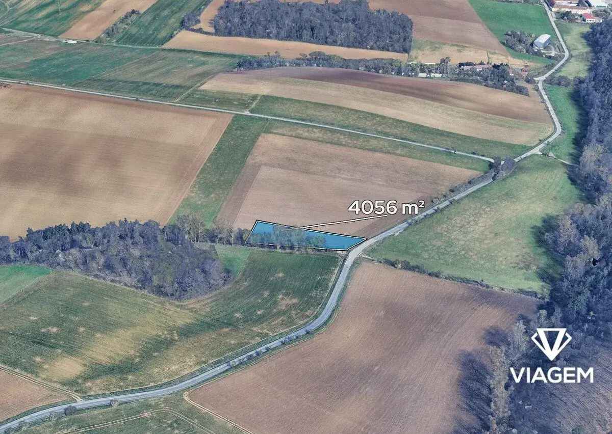 Pole 4 056 m², Podíl 50 % o výměře 2 028 m²